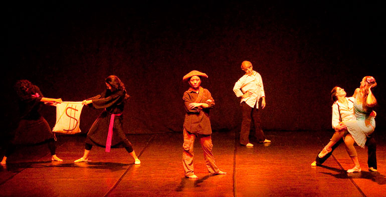 Grupo Emy32 com seis bailarinos onde duas estão disputando um saco de dinheiro, dois em poses e um casal performando uma dança